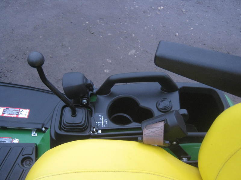Tractors - Compact  John Deere 1025R Tractor  Photo